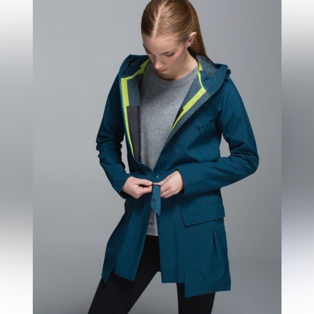 LULULEMON Rain Or Shine Interchangeable Hooded Jacket - Alberta Lake - Sz 12 - Picture 4 of 16